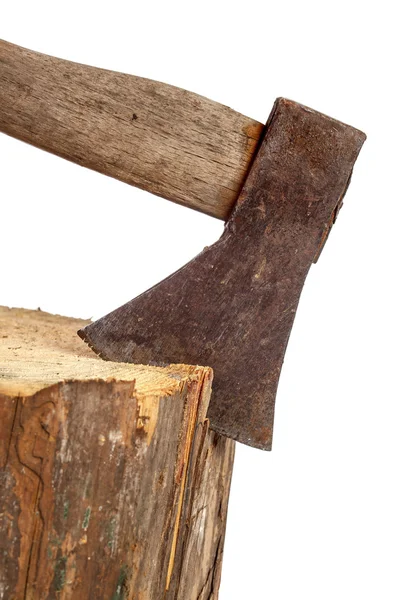 Hacha vieja atascada en el tronco — Foto de Stock