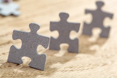 Üç parçalı bulmaca parça tablo