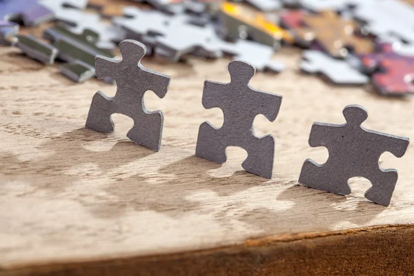 Üç parçalı bulmaca parça tablo