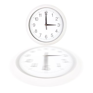Saat 3'te gösterilen beyaz saat yüzünü