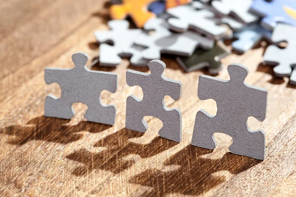 Üç parçalı bulmaca parça tablo yaktı arka ışık tarafından üzerinde