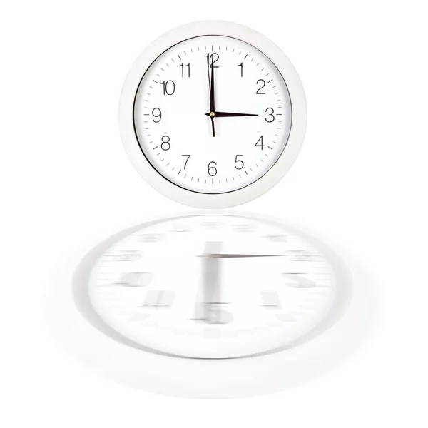 Horloge blanche montrant trois heures — Photo