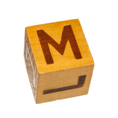M harfi ile ahşap blok