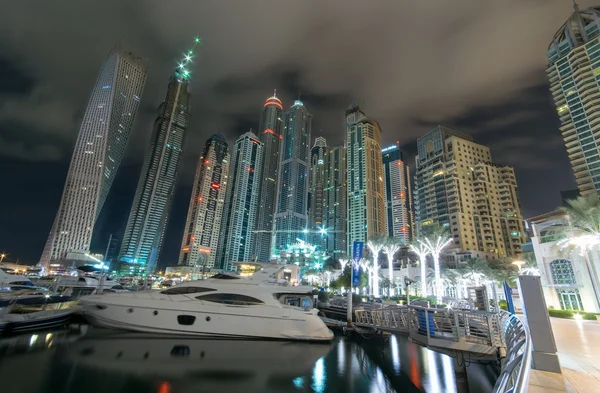 Dubai Marina at night in United Arab Emirates — Stock Photo, Image