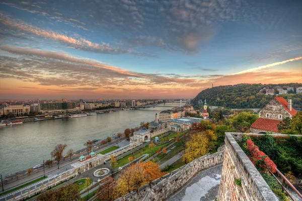 Salida del sol sobre Budapest, Hungría —  Fotos de Stock