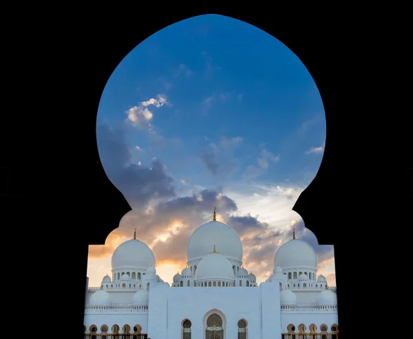 ABU DHABI, Emirati Arabi Uniti - 01 FEBBRAIO: Sheikh Zayed Grand Mosque, Abu Dha — Foto Stock