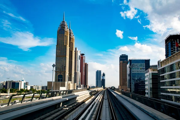 Moderne metro in Dubai, Verenigde Arabische Emiraten — Stockfoto