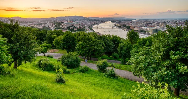 Vista de la ciudad más barata —  Fotos de Stock