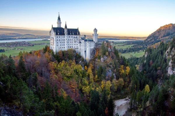 Schloss Neuschwanstein bei München an einem Herbsttag — Stockfoto