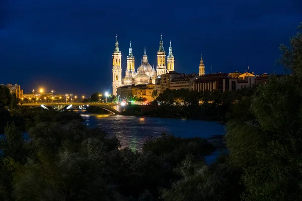 Bazilika Panny Marie z Pilíře v Zaragoze, Španělsko, Evropa — Stock fotografie