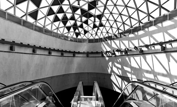 Stazione futuristica della metropolitana a Budapest, Ungheria — Foto Stock