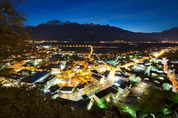 Cena noturna de Vaduz em Liechtenstein à noite — Fotografia de Stock