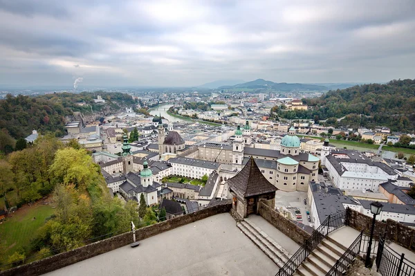 Salzburg városa a várból — Stock Fotó