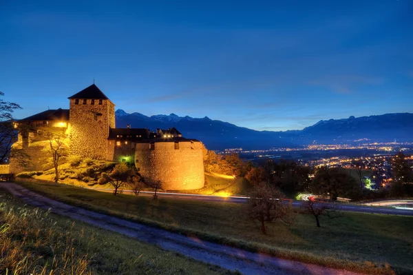 Castelo de Vaduz em Liechtenstein à noite — Fotografia de Stock