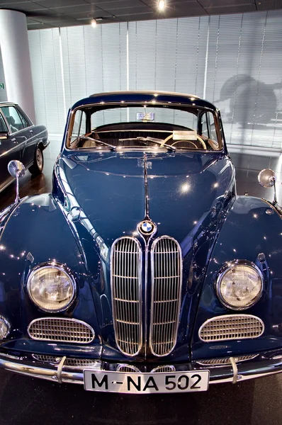München, Tyskland-31 oktober 2014: Klassisk Bmw bil på displayen i — Stockfoto