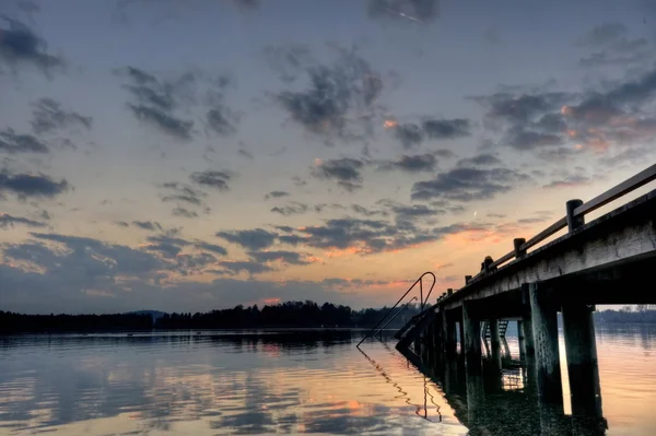 Matahari terbenam di danau Chiemsee di Jerman — Stok Foto