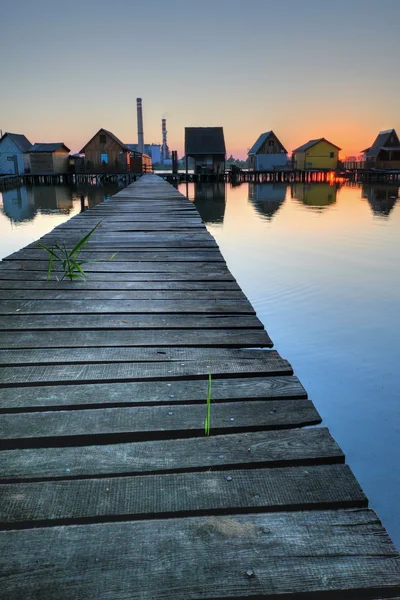 Pueblo flotante en Bokod, Hungría — Foto de Stock