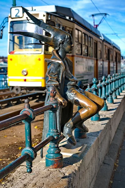 Pequeña estatua de princesa en Budapest — Foto de Stock