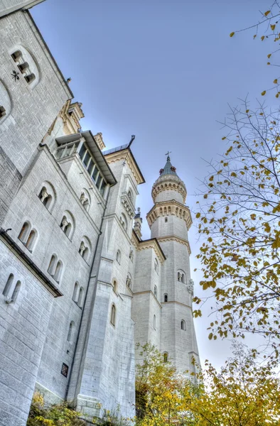 Castelo de Neuschwanstein perto de Munique, na Alemanha, em um dia de outono — Fotografia de Stock