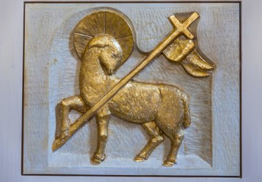 Kabartma altın kuzu Kilisesi