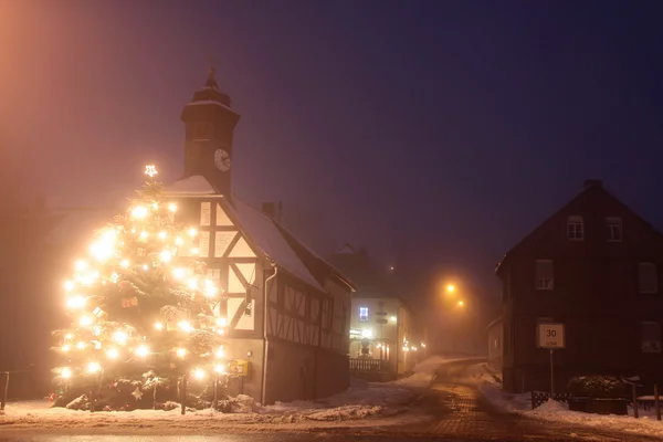 Câmara Municipal e árvore de Natal à noite Fotos De Bancos De Imagens