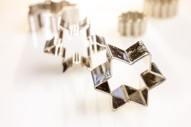 Noel kurabiyeleri için kurabiye kesiciler