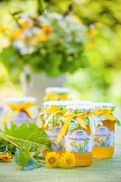 Glasses with dandelion flower jelly — Stock Photo, Image