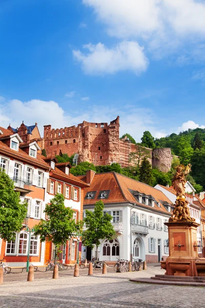 Kornmarkt náměstí a Heidelberg castle — Stock fotografie