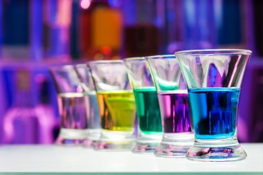 Renk sürgünler perspektif satır karanlık çubuğunda