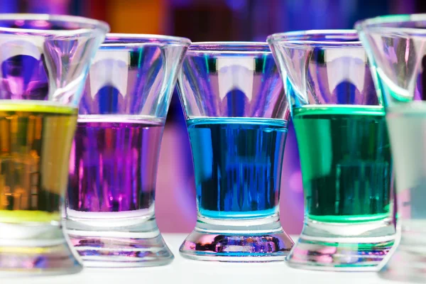Brillante colorido disparar bebidas en el bar —  Fotos de Stock