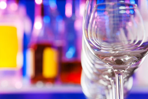 Složení sklenice na víno v baru — Stock fotografie