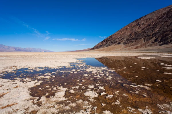 Αλάτι και νερό στην κοιλάδα του θανάτου — Φωτογραφία Αρχείου