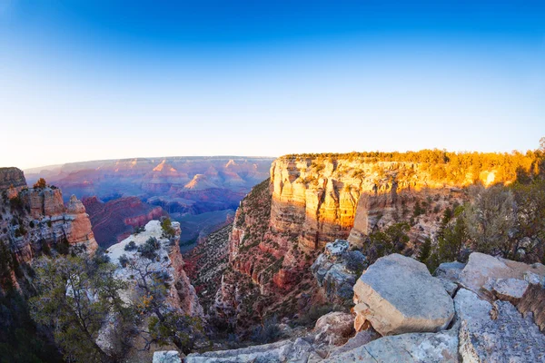 Eerste ochtend licht op de Grand Canyon — Stockfoto