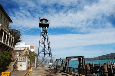 Alcatraz hapishane kulede izle