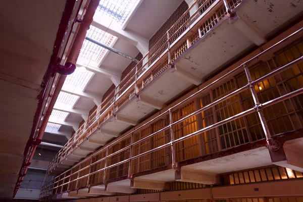Satır hücreleri ve hapishanede barlar — Stok fotoğraf