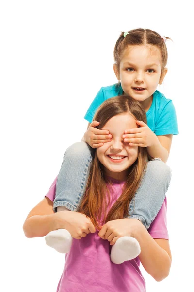 Duas irmãs brincando — Fotografia de Stock