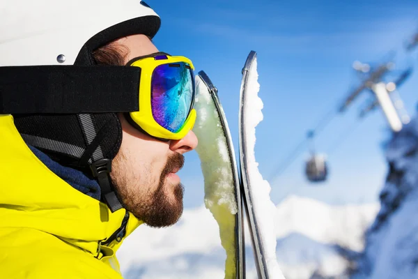 Perfil close portrait of skier man — Fotografia de Stock