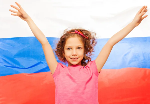 Menina com bandeira da Rússia atrás — Fotografia de Stock