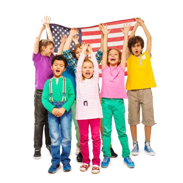 Barn höljeförsedda under amerikansk flagg — Stockfoto
