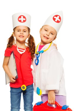Doktorlar tıbbi araçlar ile oynamak