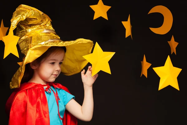 Girl playing sky watcher — Stock Photo, Image