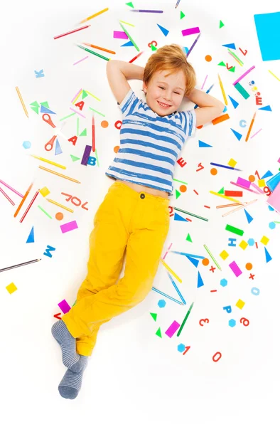 Lächelnder Schüler beim Ausruhen — Stockfoto