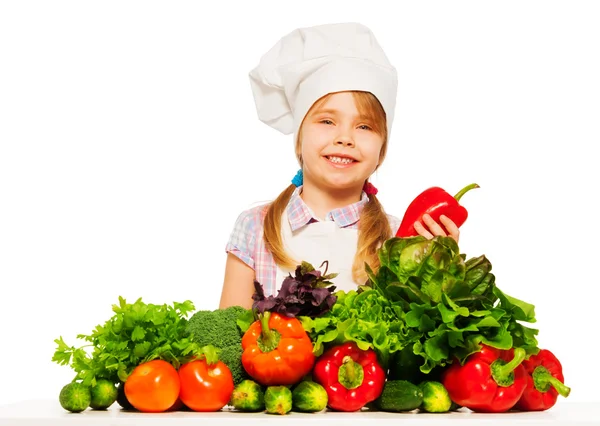 Mädchen bereitet gesunde Nahrung zu — Stockfoto