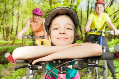  Gidon karşı canlandırıcı kız