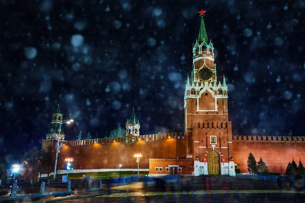 Moskova Kremlin Saat Kulesine Kar Yağıyor Rusya Kızıl Meydan Noel — Stok fotoğraf