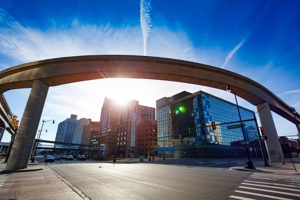Järnvägsbro Över Solnedgången Jefferson Avenue Detroit Michigan Usa — Stockfoto
