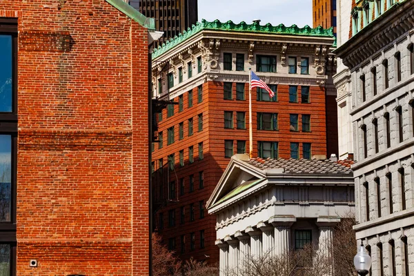 Amerikanische Flagge Auf Einem Gebäude Der Innenstadt Von Boston Massachusetts — Stockfoto