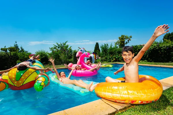 Many Friends Boy Group Children Play Have Fun Swimming Pool — стоковое фото