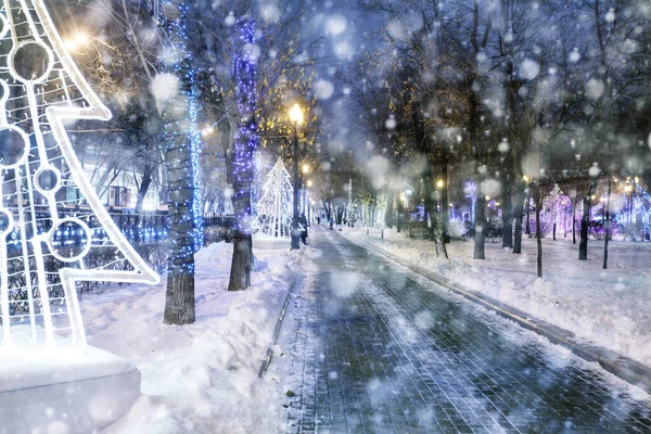 Hófehérke Moszkvai Körúton Díszített Újévi Karácsonyi Ünnepek — Stock Fotó