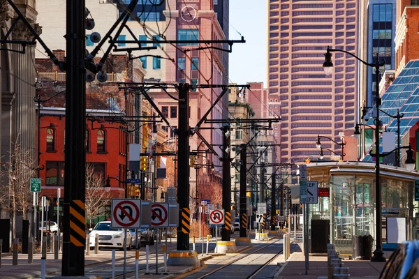Straßenbahnlinie Auf Der Hauptstraße Buffalo Und Gebäude Der Innenstadt Hintergrund — Stockfoto